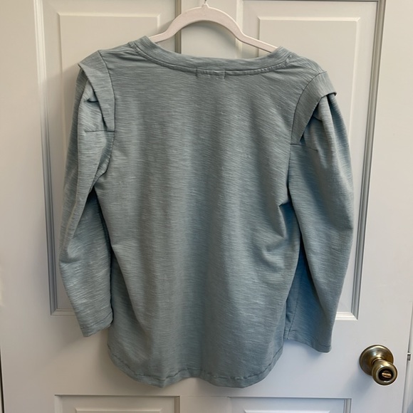 Democracy light green pullover with fancy shoulders top S - Picture 4 of 5